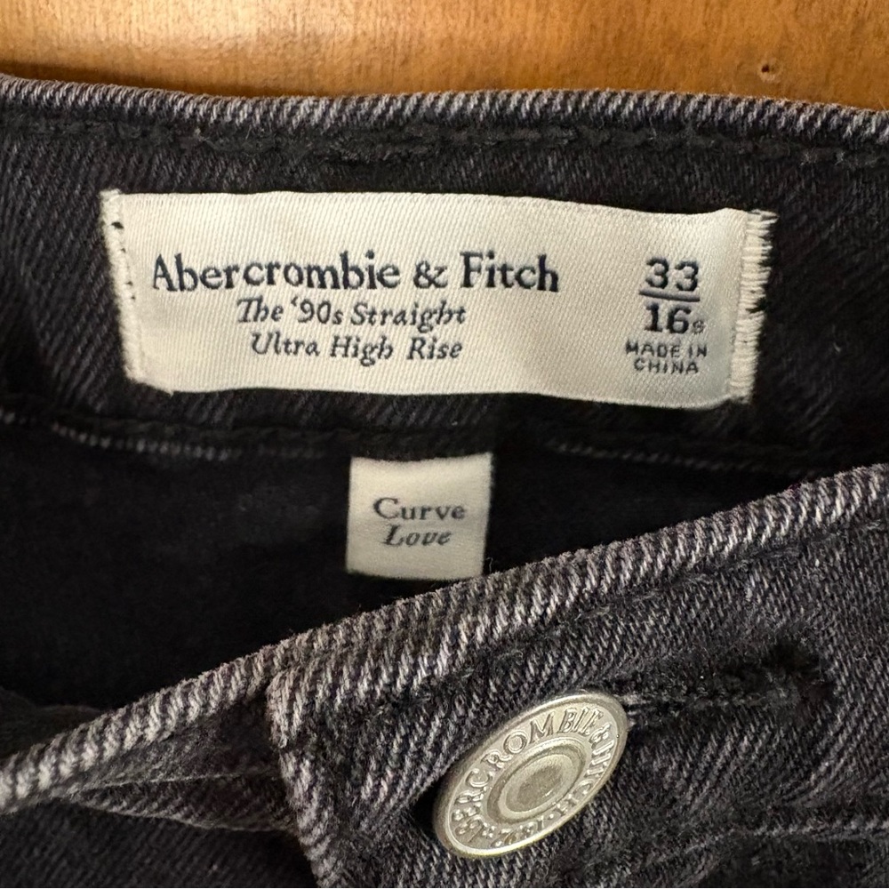 Abercrombie & Fitch Ultra High Rise 90s Straight Jeans Faux Leather Curve Love - Picture 13 of 13